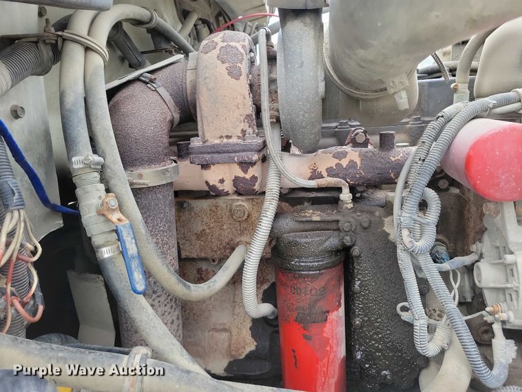 image for item DZ7034 1998 Freightliner FL70 refuse truck