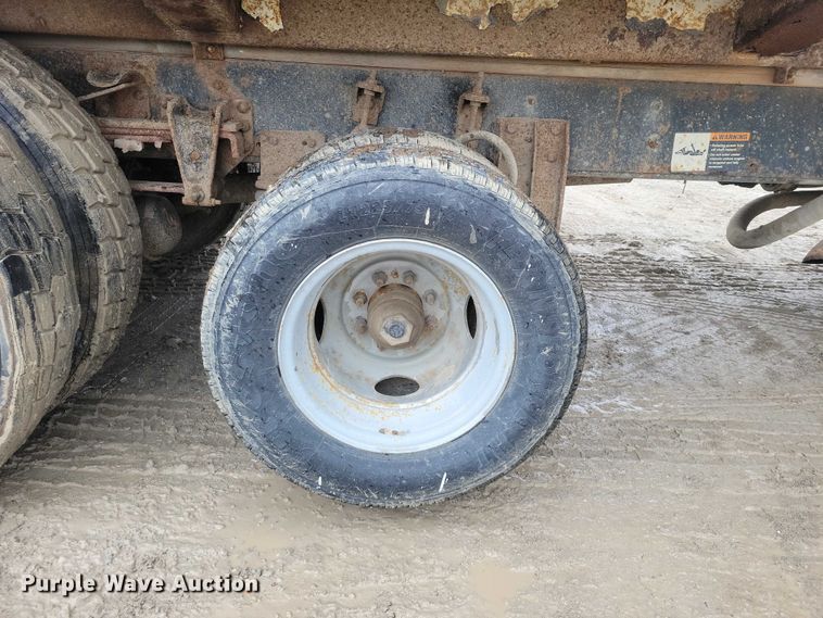 image for item DZ7034 1998 Freightliner FL70 refuse truck