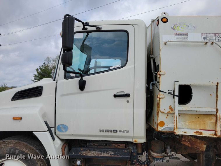 image for item DZ7035 2010 Hino 338 refuse truck
