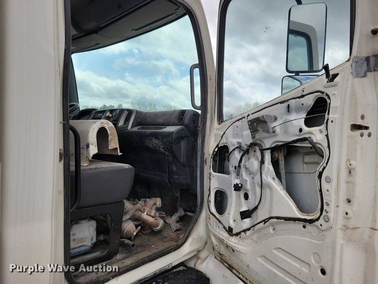 image for item DZ7035 2010 Hino 338 refuse truck