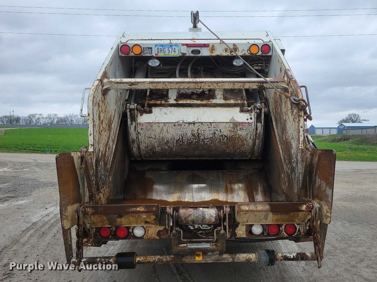 image for item DZ7036 2011 International MA035 refuse truck