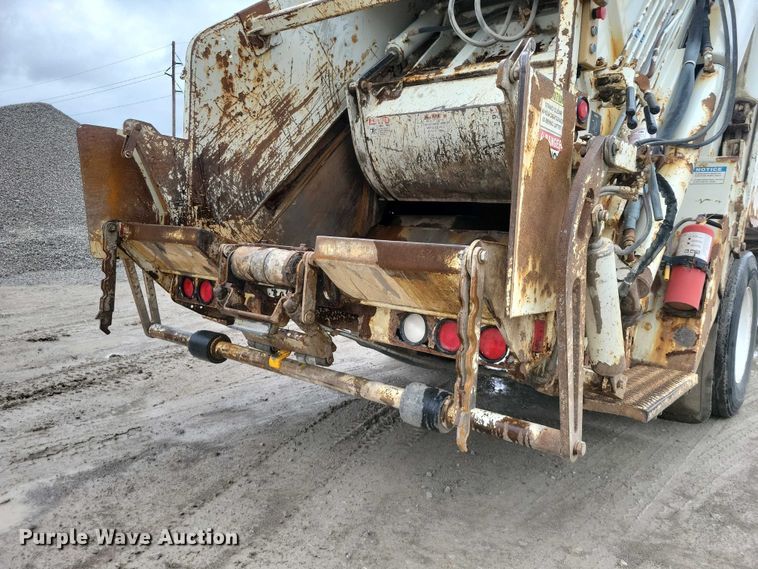 image for item DZ7036 2011 International MA035 refuse truck