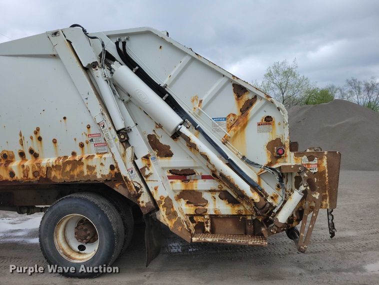 image for item DZ7036 2011 International MA035 refuse truck