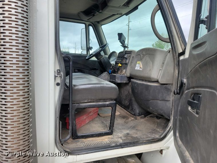 image for item DZ7036 2011 International MA035 refuse truck