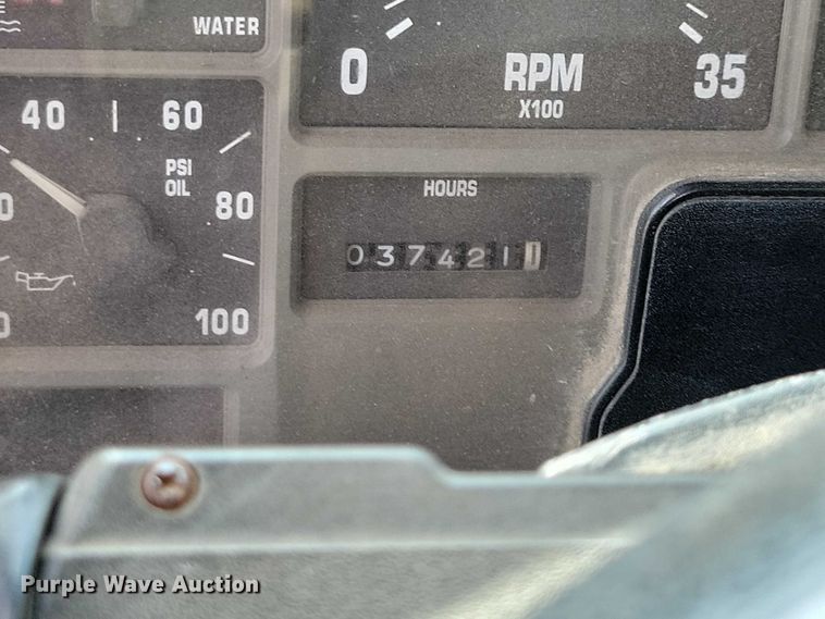 image for item DZ7037 1995 International 4900 refuse truck
