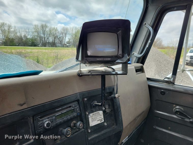 image for item DZ7037 1995 International 4900 refuse truck