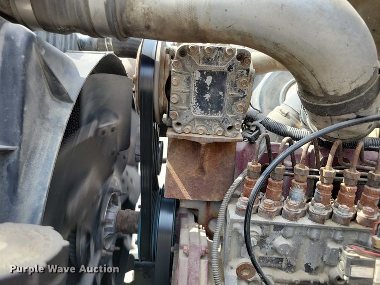 image for item DZ7037 1995 International 4900 refuse truck