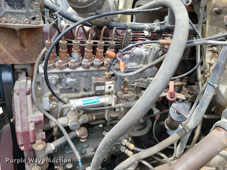 image for item DZ7037 1995 International 4900 refuse truck