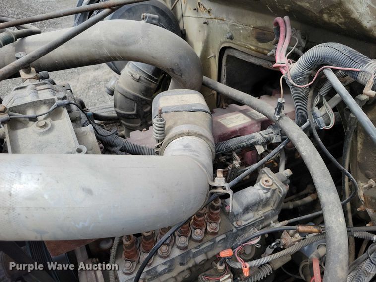 image for item DZ7037 1995 International 4900 refuse truck