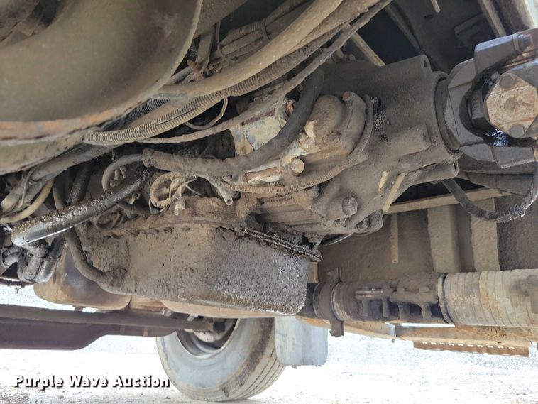 image for item DZ7037 1995 International 4900 refuse truck