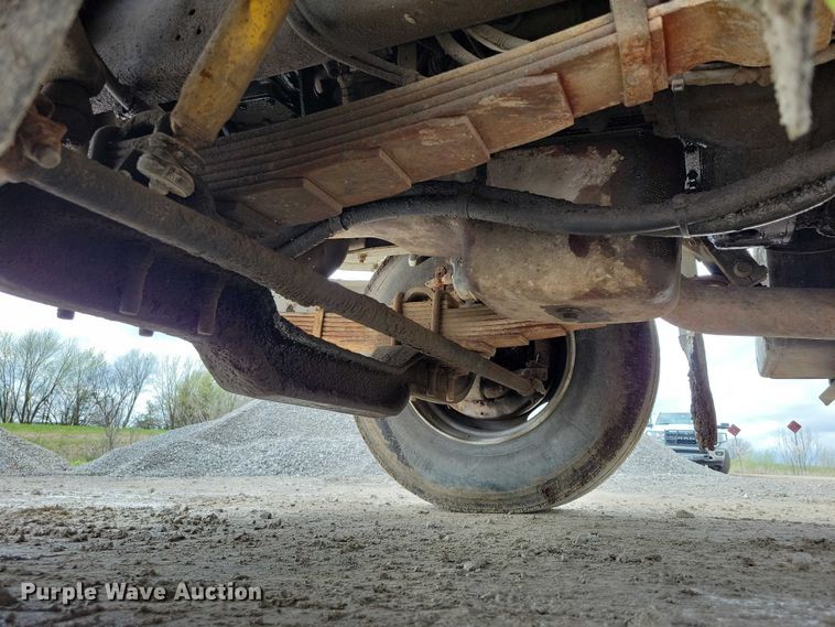 image for item DZ7037 1995 International 4900 refuse truck