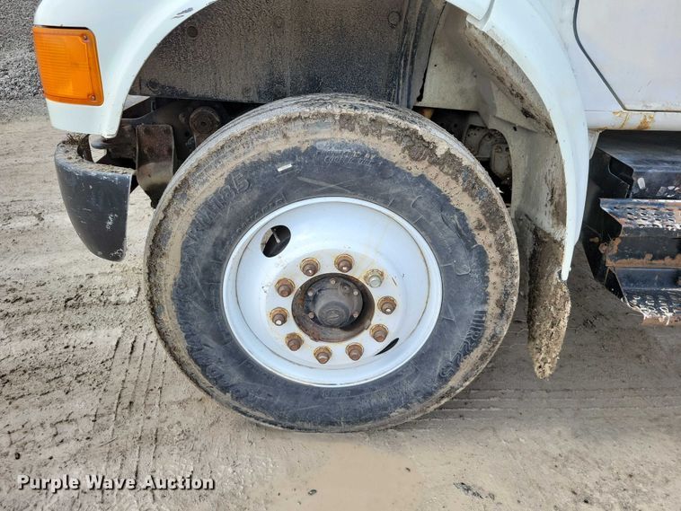 image for item DZ7037 1995 International 4900 refuse truck