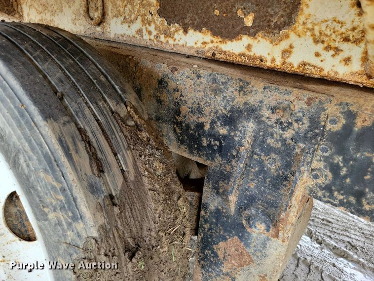 image for item DZ7037 1995 International 4900 refuse truck