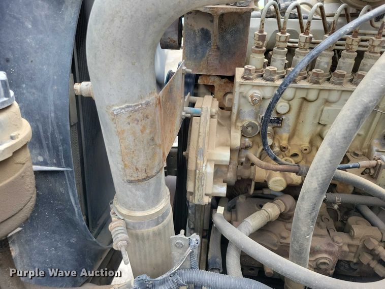 image for item DZ7038 1996 International 4900 hook lift truck