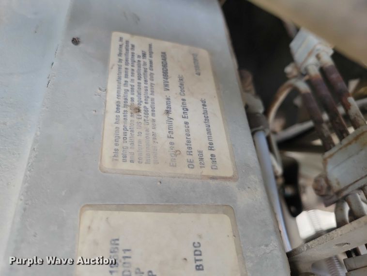 image for item DZ7038 1996 International 4900 hook lift truck