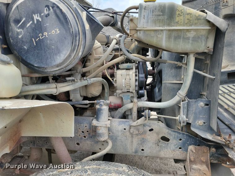 image for item DZ7038 1996 International 4900 hook lift truck