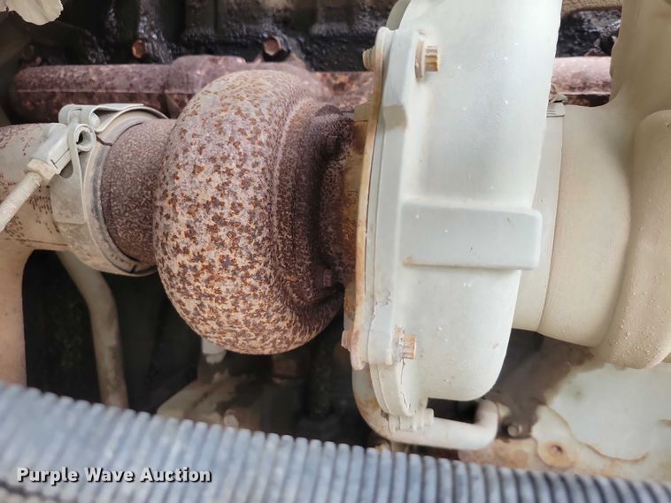 image for item DZ7038 1996 International 4900 hook lift truck