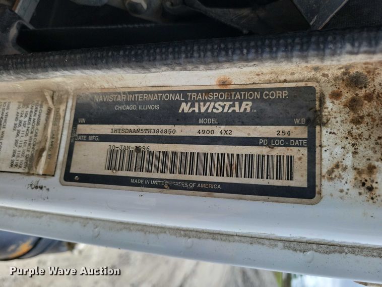image for item DZ7038 1996 International 4900 hook lift truck