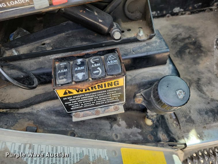 image for item DZ7039 2015 Peterbilt 320 refuse truck