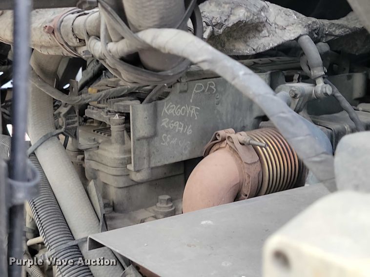 image for item DZ7039 2015 Peterbilt 320 refuse truck