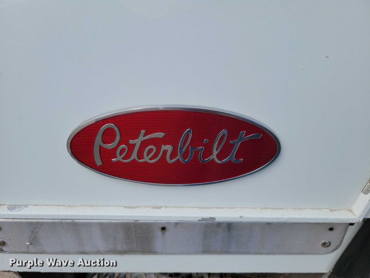 image for item DZ7039 2015 Peterbilt 320 refuse truck