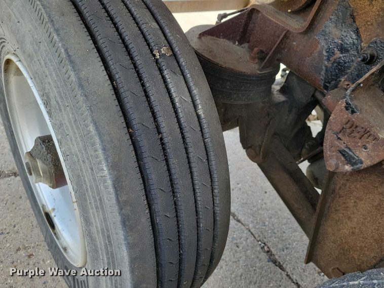 image for item DZ7039 2015 Peterbilt 320 refuse truck