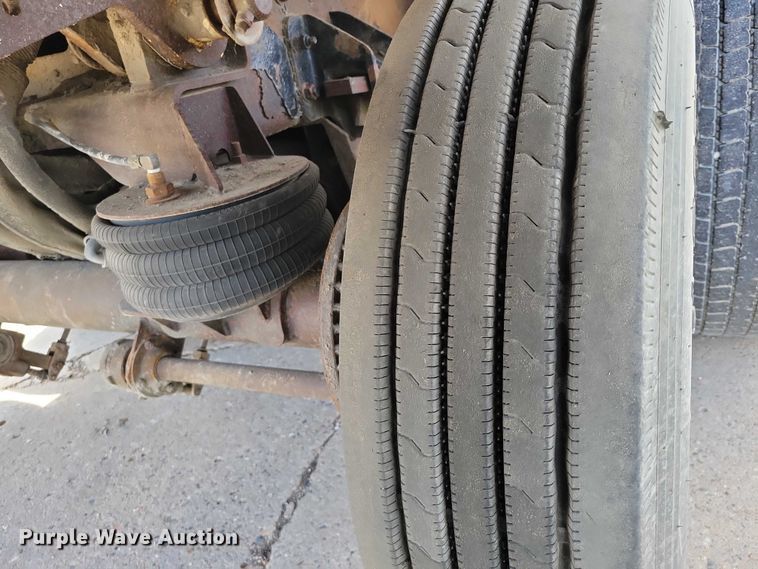 image for item DZ7039 2015 Peterbilt 320 refuse truck