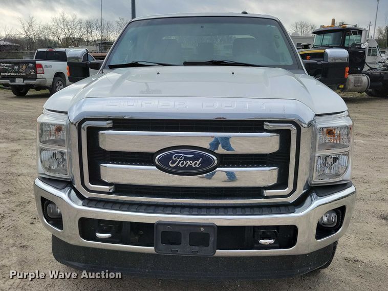 image for item DZ7044 2015 Ford F350 Super Duty Crew Cab pickup truck