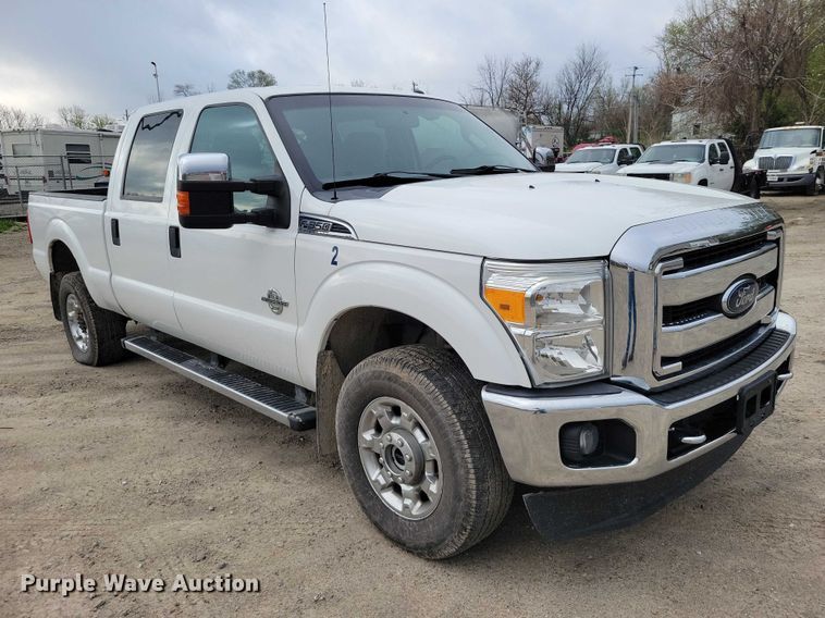 image for item DZ7044 2015 Ford F350 Super Duty Crew Cab pickup truck