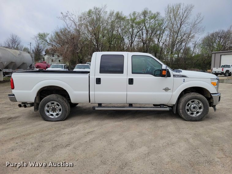 image for item DZ7044 2015 Ford F350 Super Duty Crew Cab pickup truck