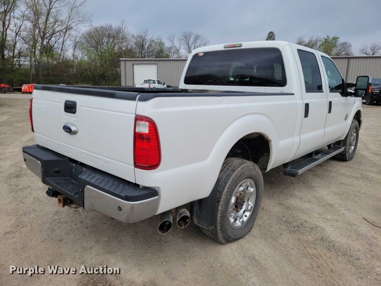 image for item DZ7044 2015 Ford F350 Super Duty Crew Cab pickup truck