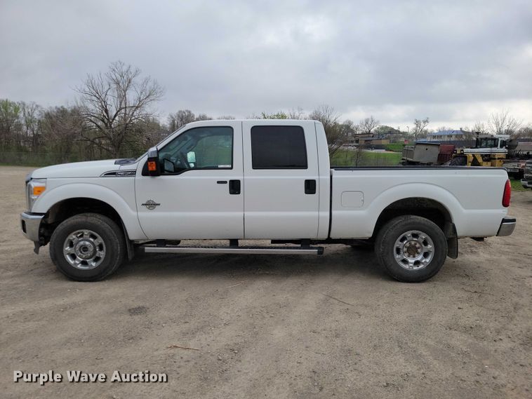 image for item DZ7044 2015 Ford F350 Super Duty Crew Cab pickup truck