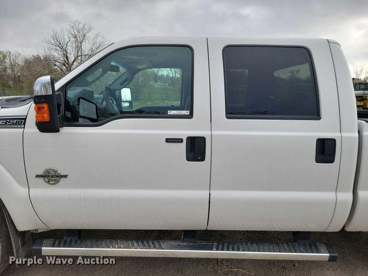 image for item DZ7044 2015 Ford F350 Super Duty Crew Cab pickup truck