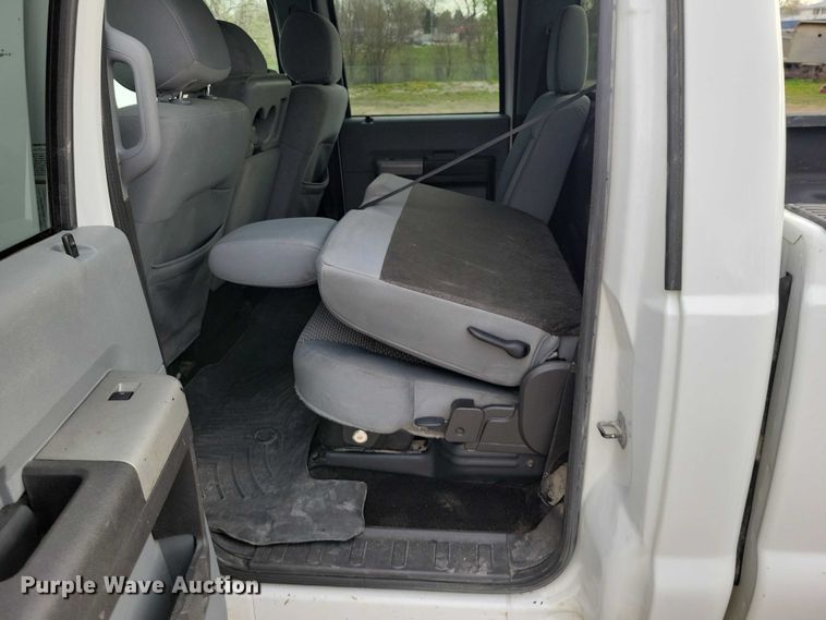 image for item DZ7044 2015 Ford F350 Super Duty Crew Cab pickup truck