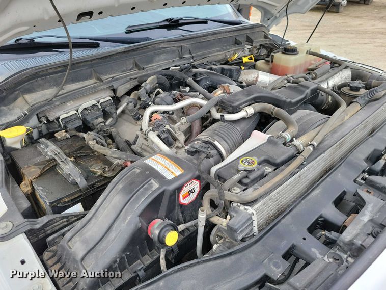 image for item DZ7044 2015 Ford F350 Super Duty Crew Cab pickup truck