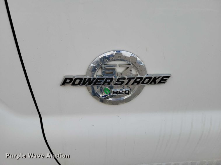 image for item DZ7044 2015 Ford F350 Super Duty Crew Cab pickup truck