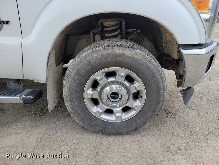 image for item DZ7044 2015 Ford F350 Super Duty Crew Cab pickup truck