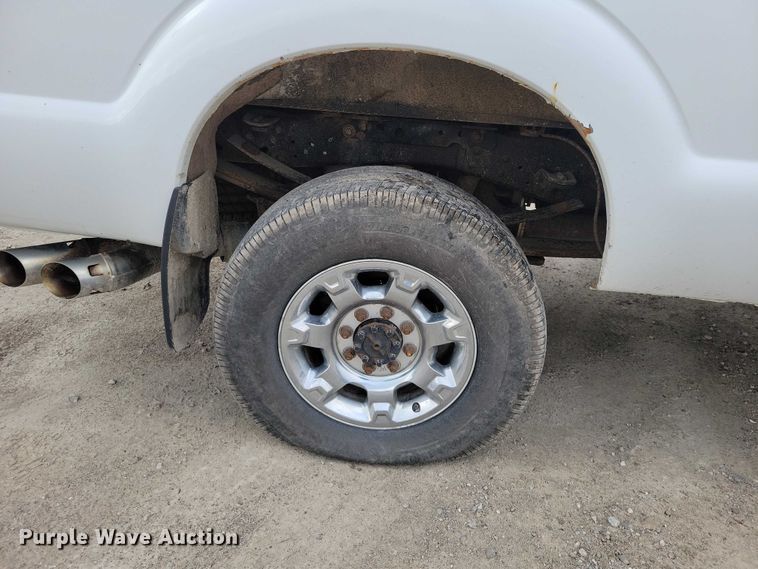 image for item DZ7044 2015 Ford F350 Super Duty Crew Cab pickup truck