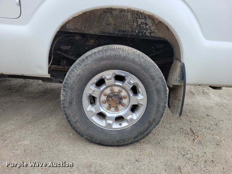 image for item DZ7044 2015 Ford F350 Super Duty Crew Cab pickup truck