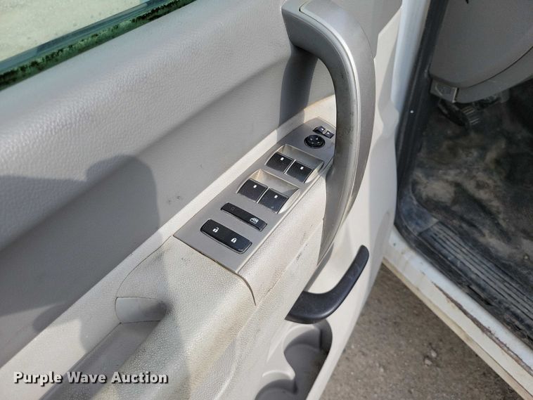 image for item DZ7047 2012 Chevrolet Silverado 3500HD Crew Cab flatbed pickup truck