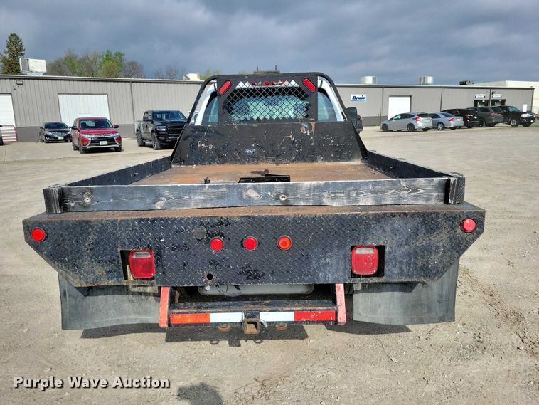 image for item DZ7048 2013 GMC Sierra 3500HD Crew Cab flatbed pickup truck