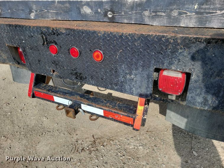 image for item DZ7048 2013 GMC Sierra 3500HD Crew Cab flatbed pickup truck
