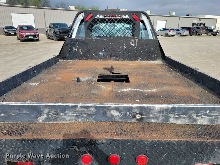 image for item DZ7048 2013 GMC Sierra 3500HD Crew Cab flatbed pickup truck