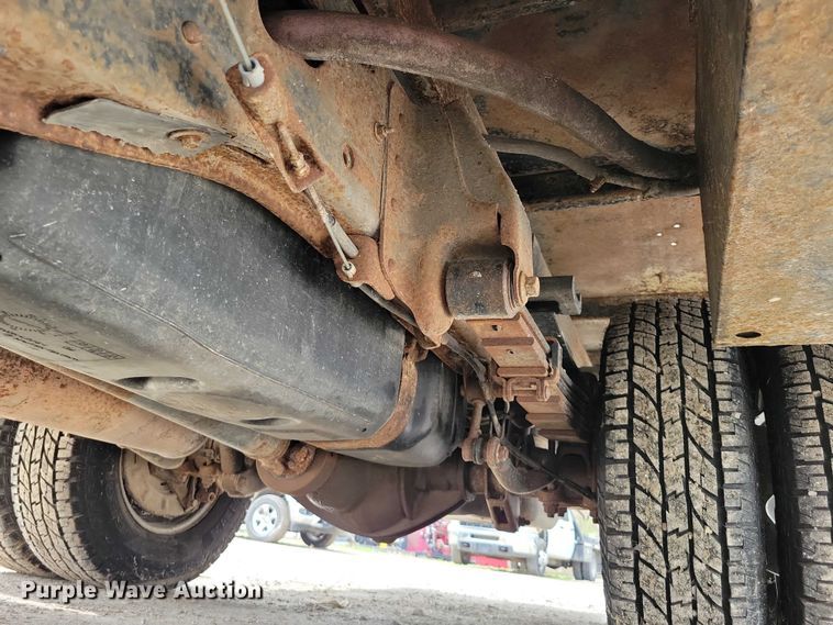 image for item DZ7048 2013 GMC Sierra 3500HD Crew Cab flatbed pickup truck