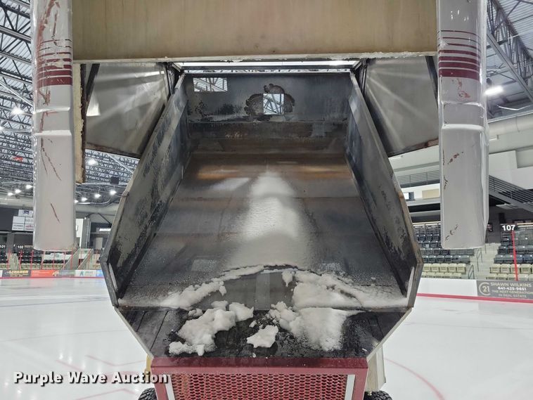 image for item DZ7055 1992 Olympia ST-95 ice resurfacer