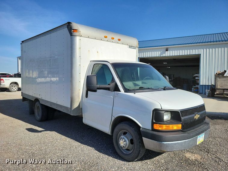 image for item DZ7056 2014 Chevrolet Express 3500 box truck