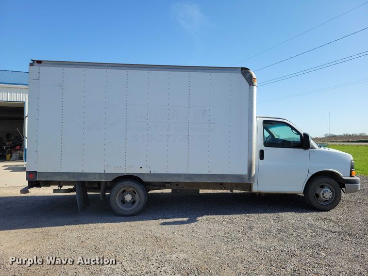 image for item DZ7056 2014 Chevrolet Express 3500 box truck