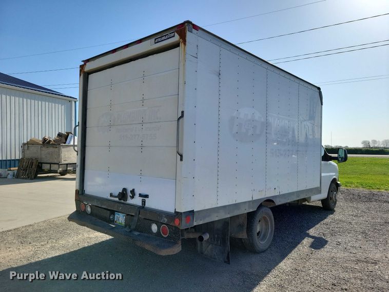 image for item DZ7056 2014 Chevrolet Express 3500 box truck