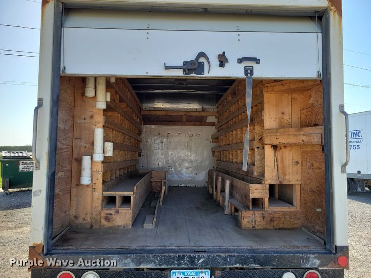 image for item DZ7056 2014 Chevrolet Express 3500 box truck
