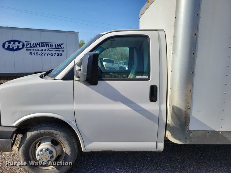 image for item DZ7056 2014 Chevrolet Express 3500 box truck